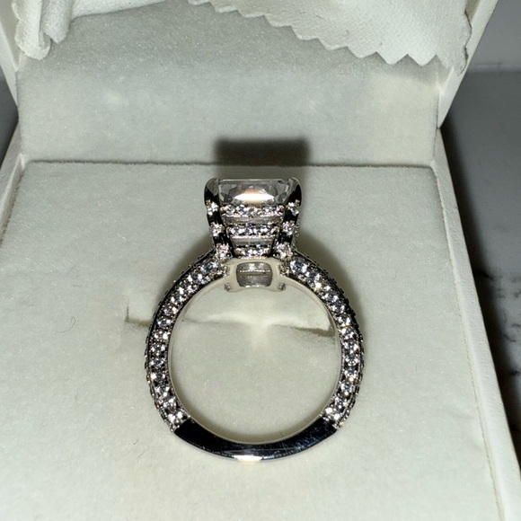 Effinny 6.0ct Elongated Radiant Cut Ring Cubic Zirconia Size 6.5 - Picture 9 of 16